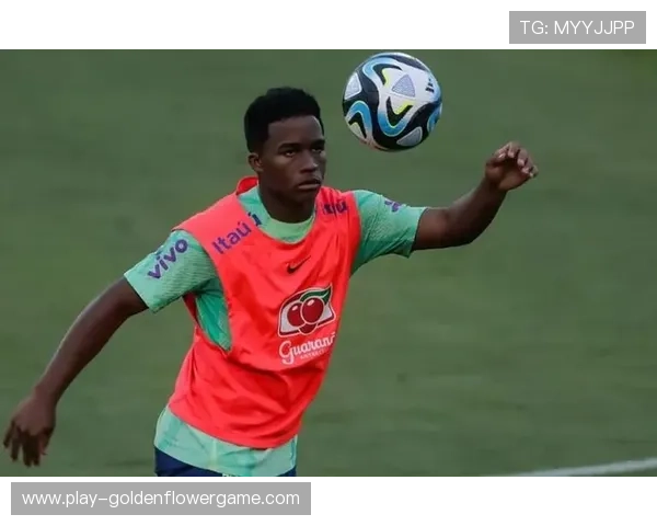 恩德里克社媒发文启程，里昂球迷期待锋线补强